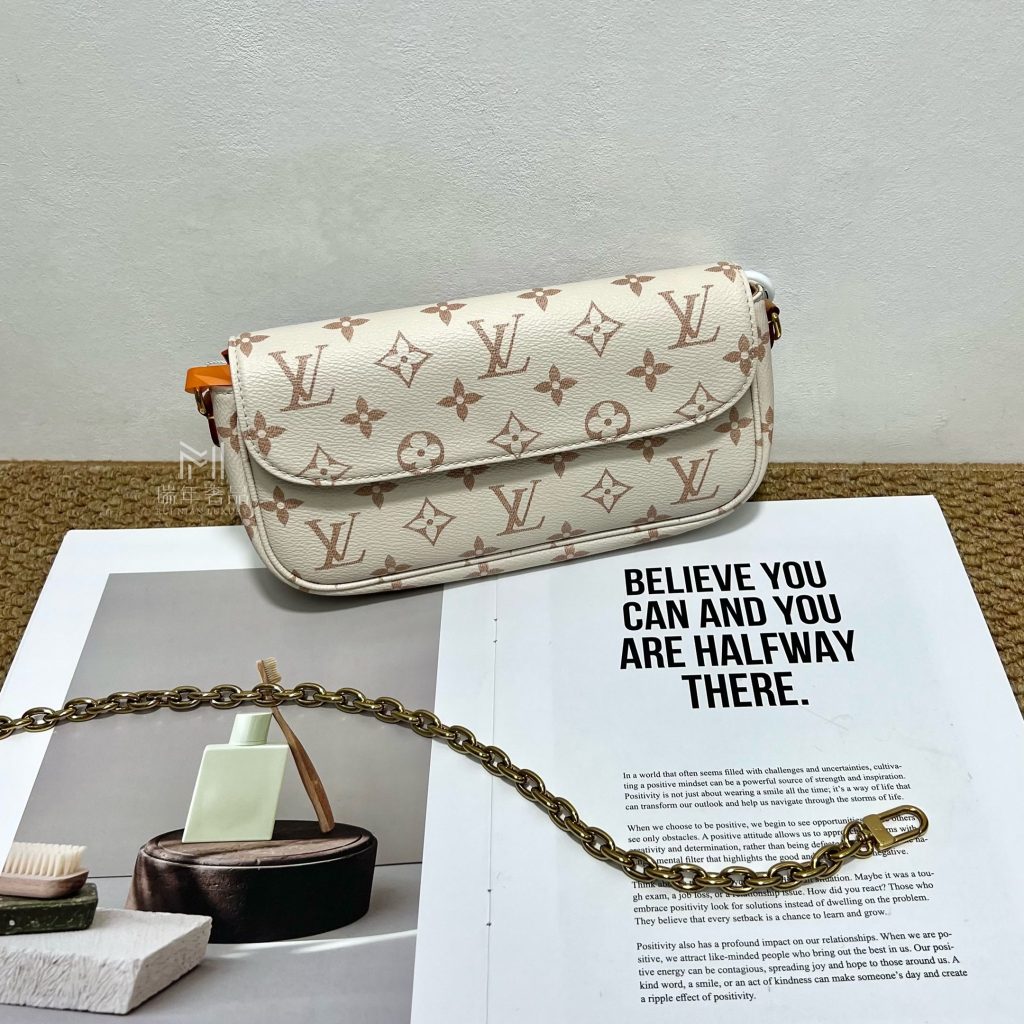 99% New Louis Vuitton Ivy, Dune, Shoulder Bag