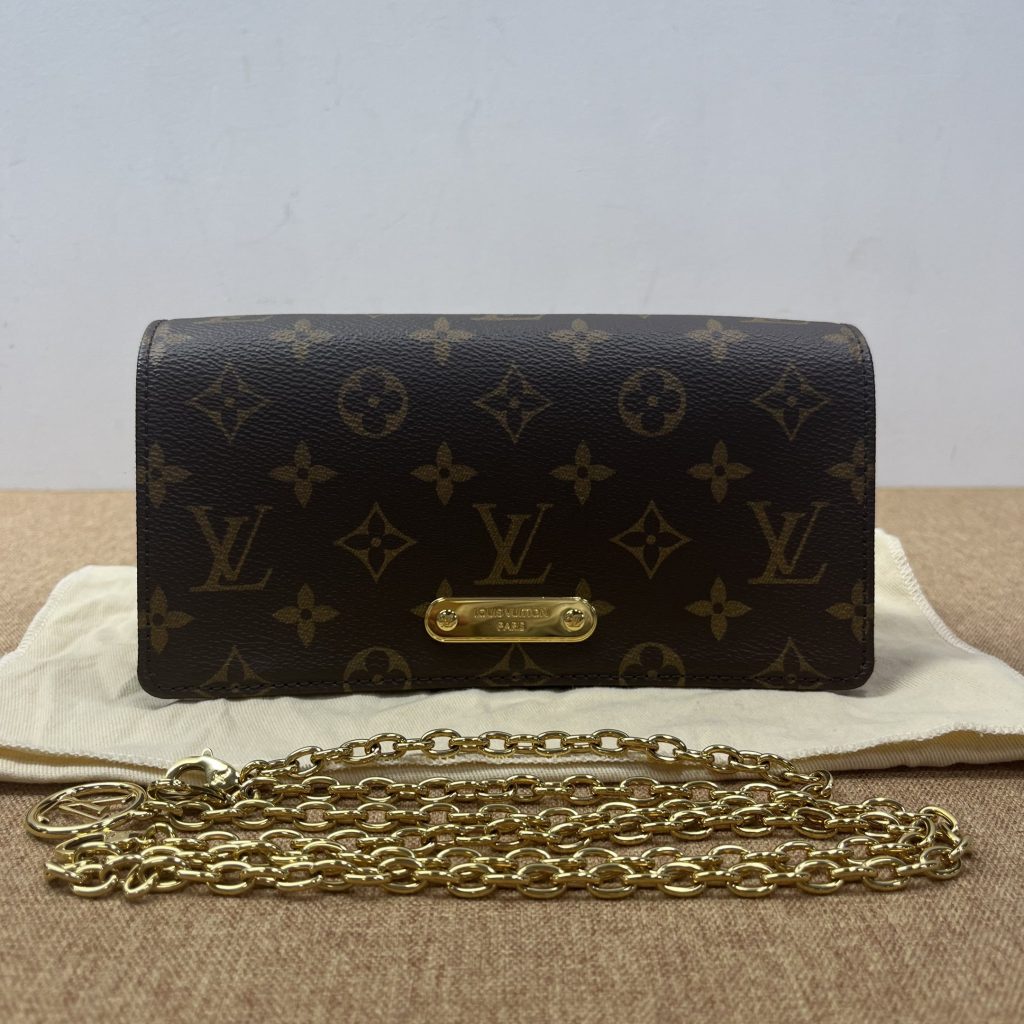 99% New LV Lily WOC, Monogram, Chip Version