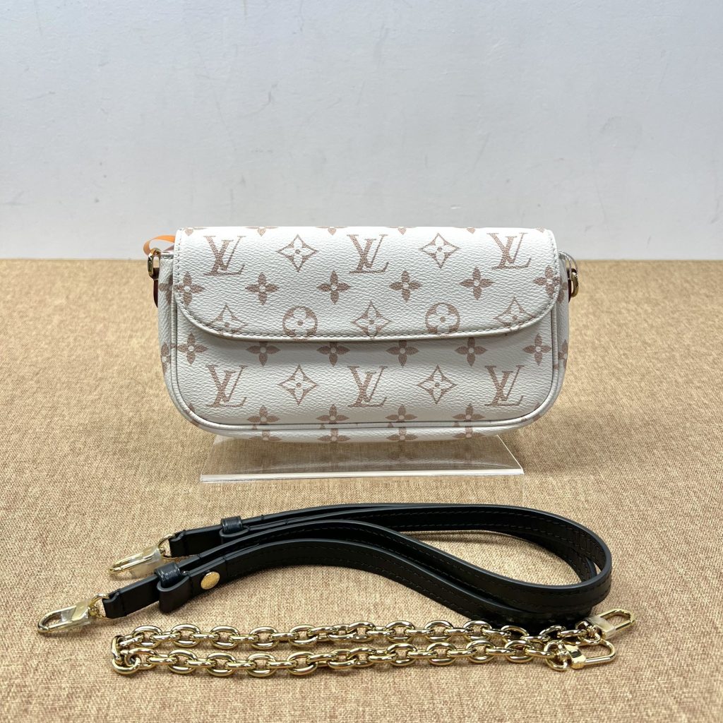 99% New Louis Vuitton Ivy, Dune, Shoulder Bag
