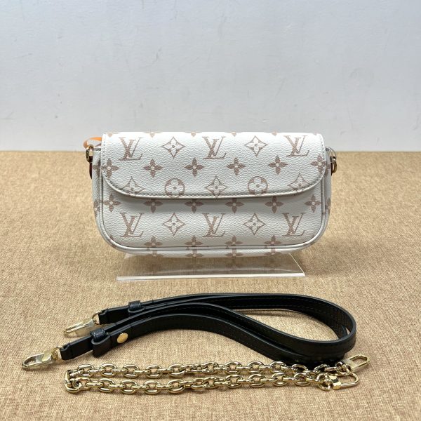 99% New Louis Vuitton Ivy, Dune, Shoulder Bag
