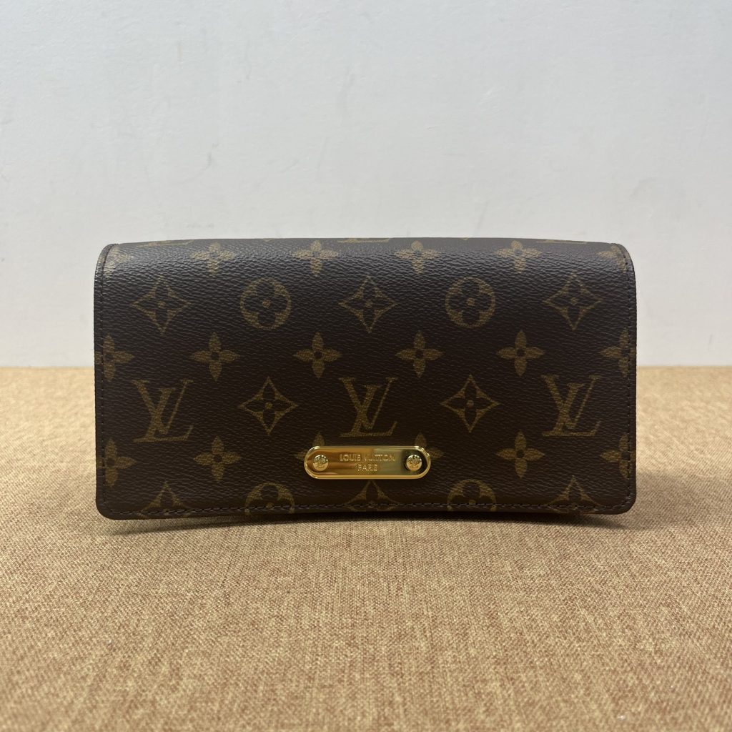 99% New LV Lily WOC, Monogram, Chip Version