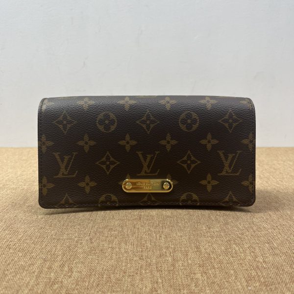 99% New LV Lily WOC, Monogram, Chip Version